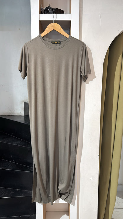 Tişört Kol Yırtmaçlı Elbise