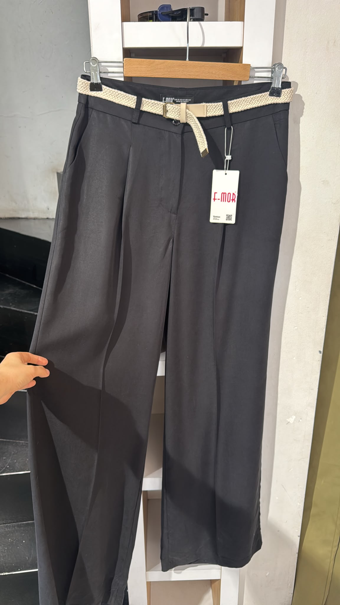 Örgü Kemerli Bol Paça Pantolon