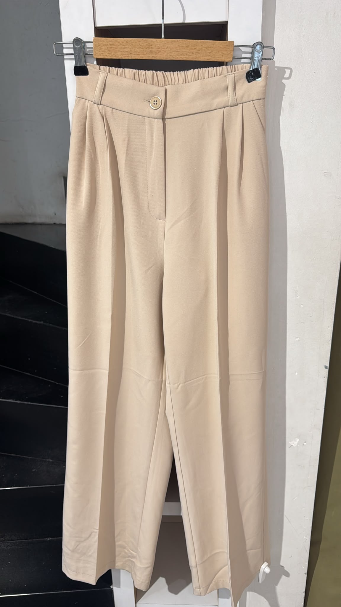 Arkası Lastikli Bol Paça Pantolon