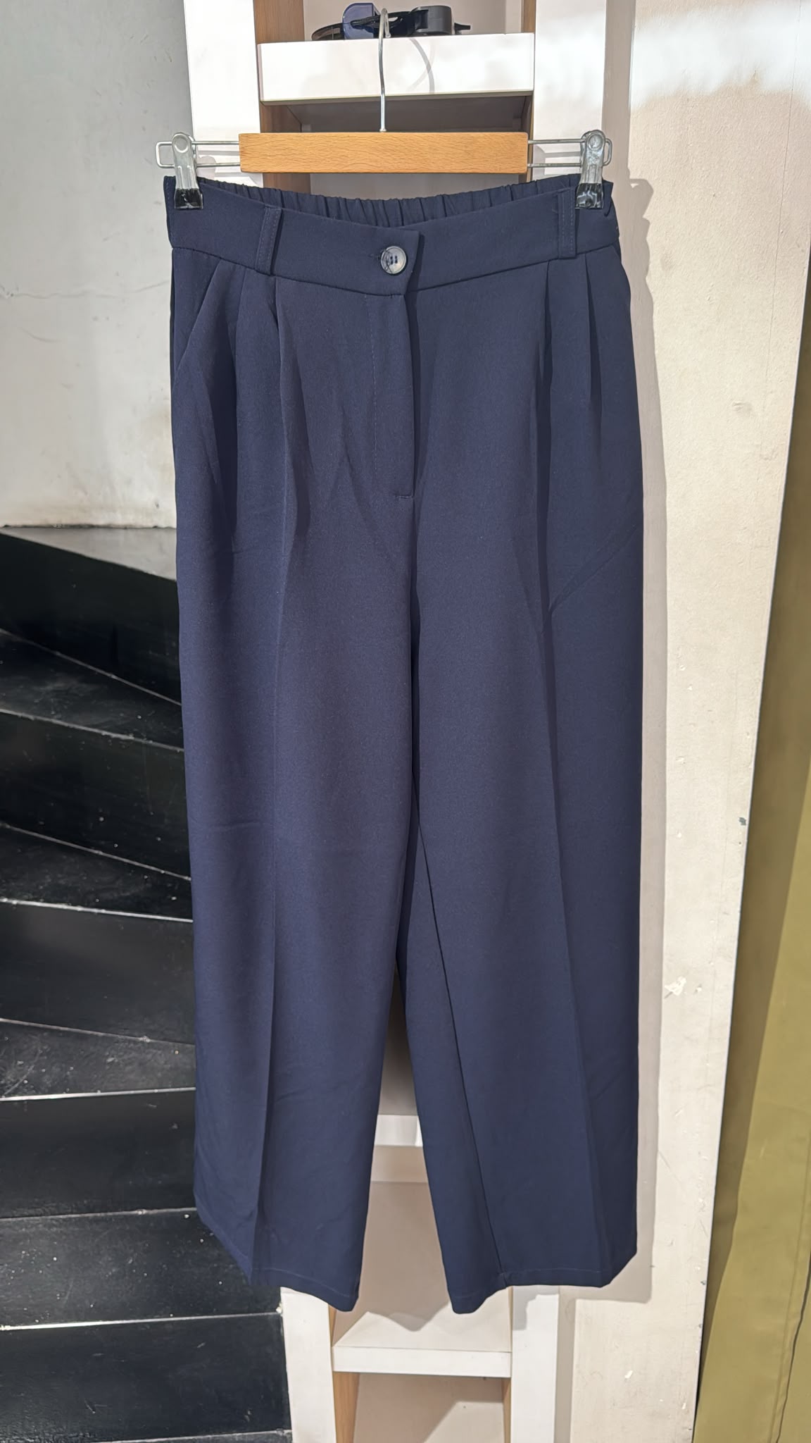 Arkası Lastikli Bol Paça Pantolon